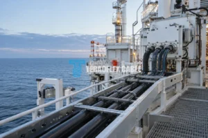 Outdoor industrial flexible-cable application context